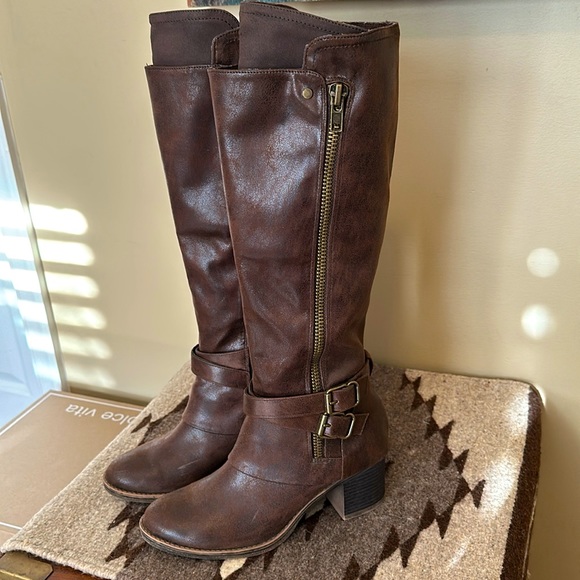 Carlos by Carlos Santana Knee High Brown Boot - Picture 2 of 11
